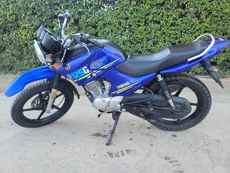 YAMAHA YBR G 2022 single handed 0