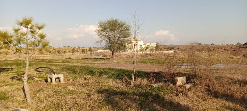 Prime Investment Opportunity 4 Kanal Farm House Plot With Extra Land (Unpaid) Develop Possession Plot For Sale In Executive Block, Gulberg Greens, Islamabad! 3