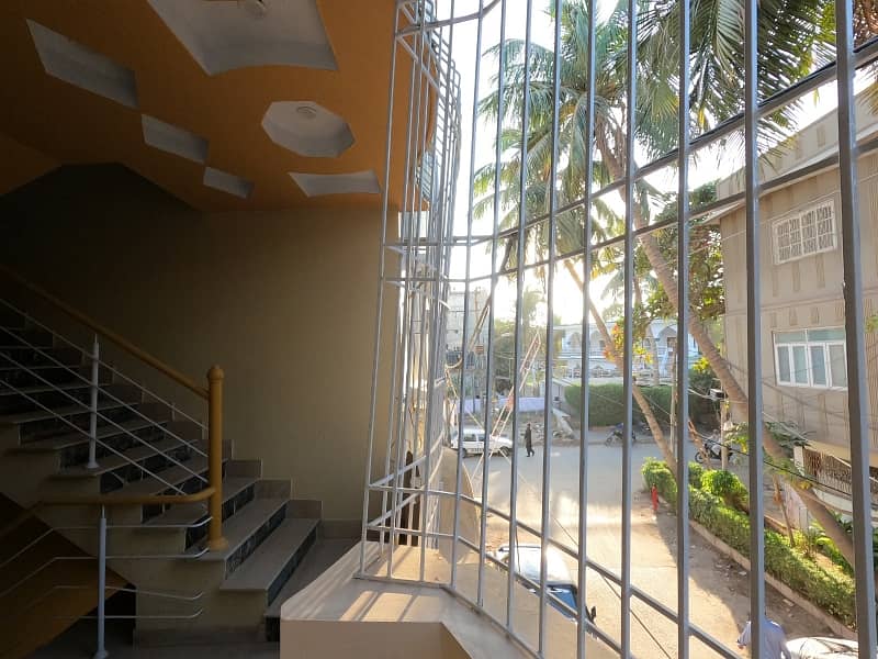Prime Location House Of 120 Square Yards For sale In Bufferzone - Sector 15-A/1 32