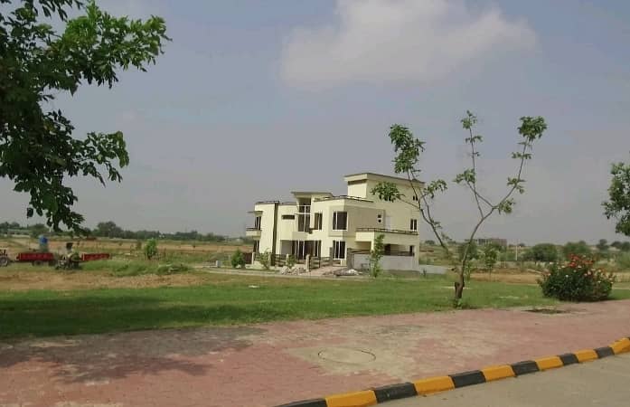 Looking For A Residential Plot In Gulberg Residencia - Block A 5