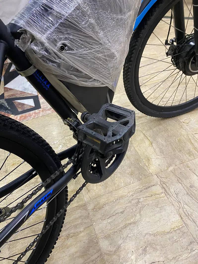 Sale of Electric "LEHUHW" Bicycle  with backup of 25 KM 3