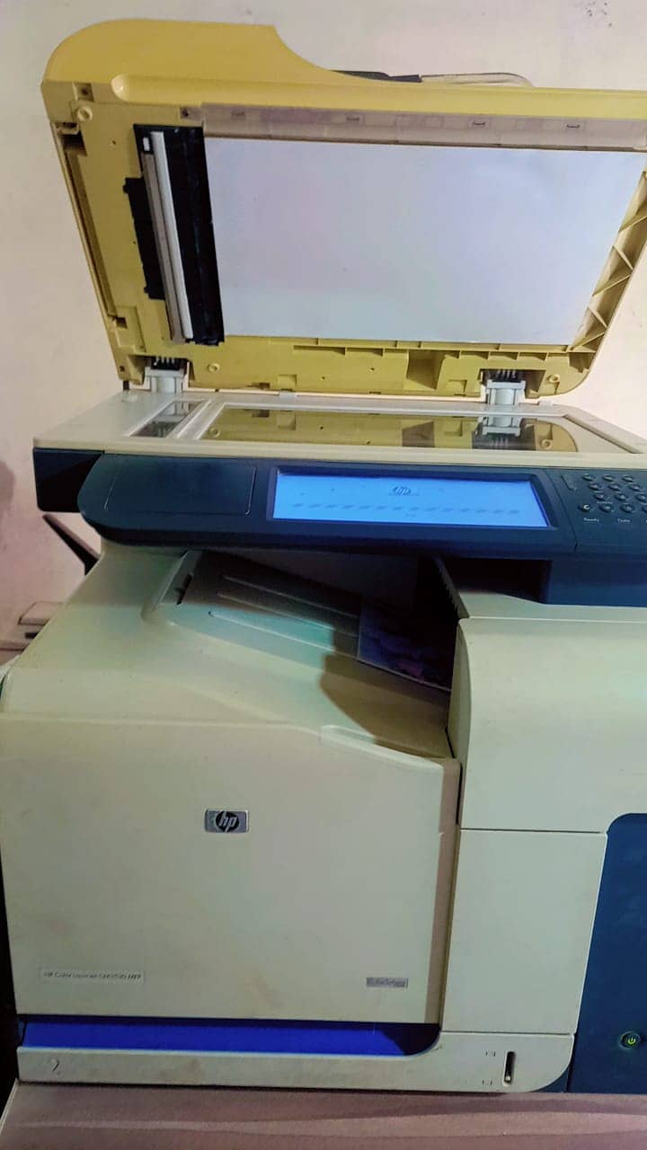HP Color LaserJet CM3530 Color Multifunction printer (CC519A) 3