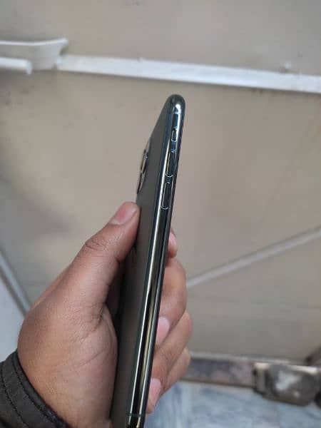 Iphone 11 Pro 256 GB Factory Unlocked Non PTA 4
