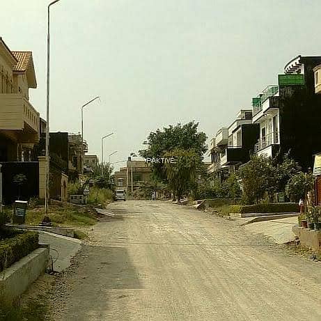 H-13 Urgent For sale Top Location 5marla plot available for sale prime location 4