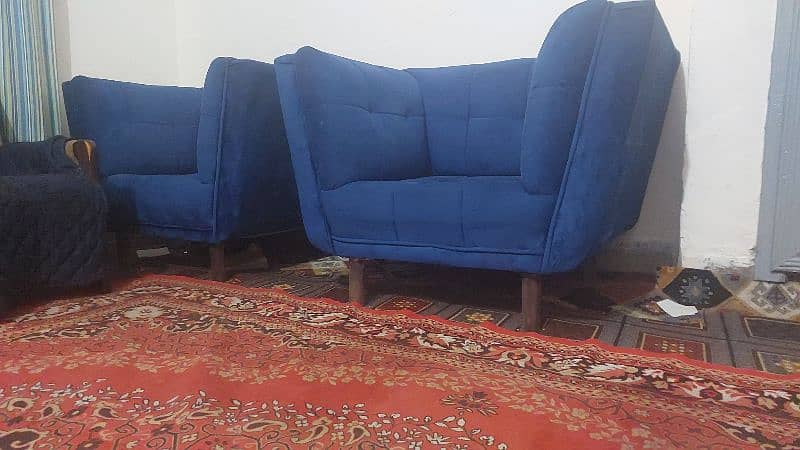7 seater sofa available 2