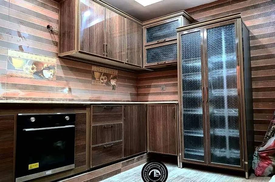 Modren kitchen cabinets/PVC Cabinets/Professional Carpenterr 3
