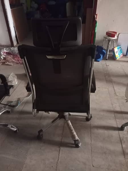 excellent quality office revolving chair 1