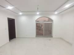 4 Marla Flat Available For Rent Good Location Lift Available