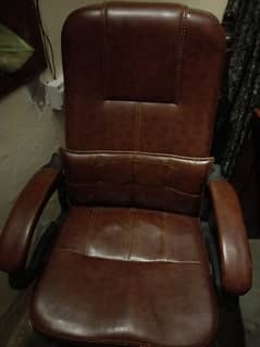 Office Executive Chair slightly used in good condition 0