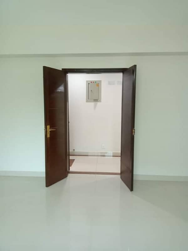 New apartment available for sale in Askari 11 sec-B Lahore 28