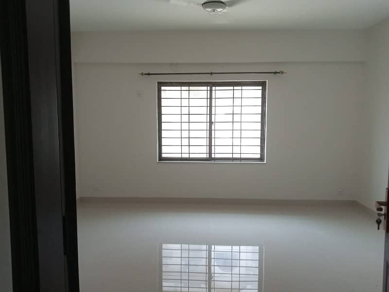 Brend New apartment for Rent in Askari 11 sec-B Lahore 3