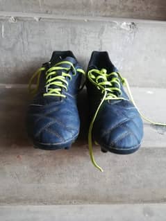 Football shoes for sale in good quality, size UK 12