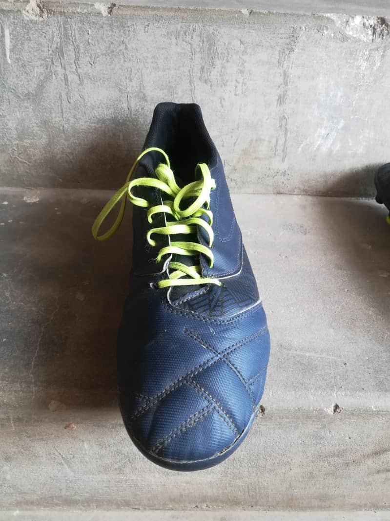 Football shoes for sale in good quality and good price, Used, sized 10 8
