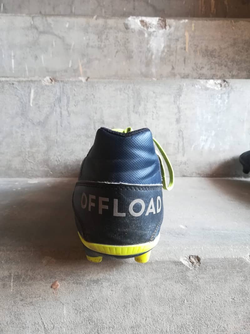 Football shoes for sale in good quality and good price, Used, sized 10 9