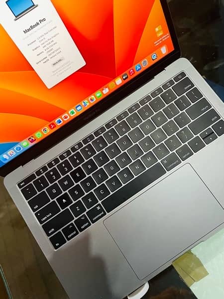 Apple MacBook Pro 2017 13.3 Retina Display 256SSD 9
