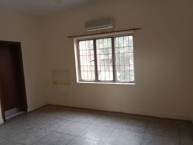 1 Kanal Beautiful Upper Portion For Rent In Prime Location 3