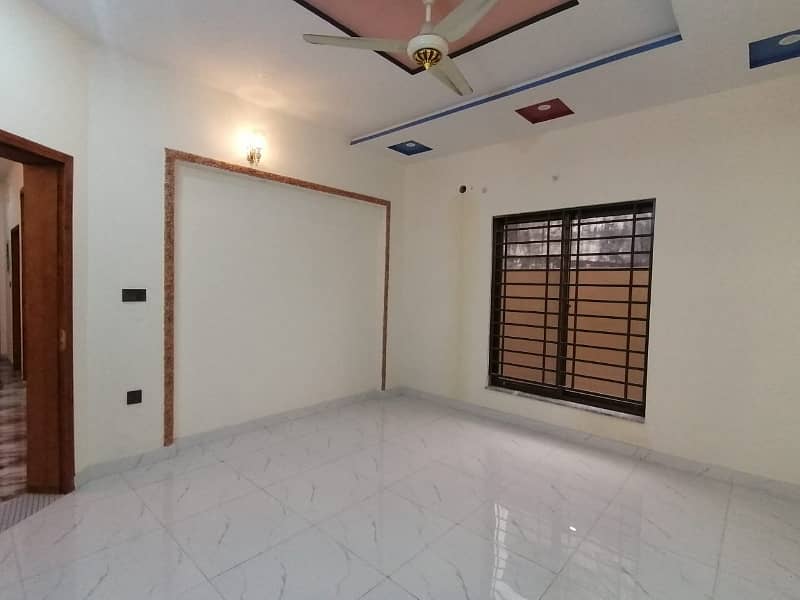 House Spread Over 10 Marla In DHA Phase 3 Available 1