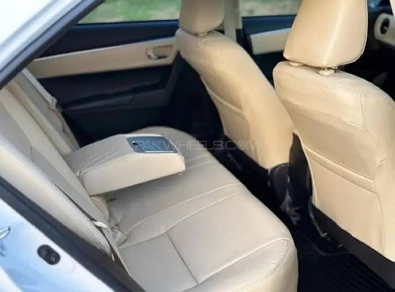 Toyota Corolla Altis Grande 1.8 X 2022  Model Baig Interior 8