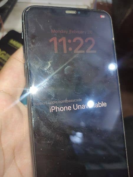 IPHONE 11 PRO MAX iCloud Locked 64 GB 85+ BATERY 10/10 ALL OKY GENUINE 1
