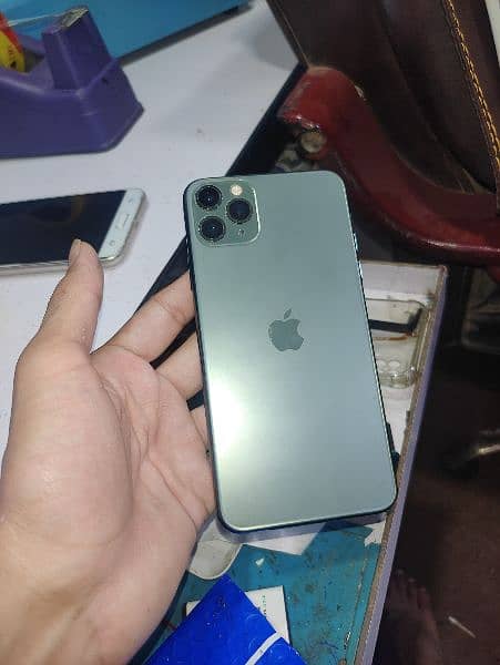IPHONE 11 PRO MAX iCloud Locked 64 GB 85+ BATERY 10/10 ALL OKY GENUINE 6