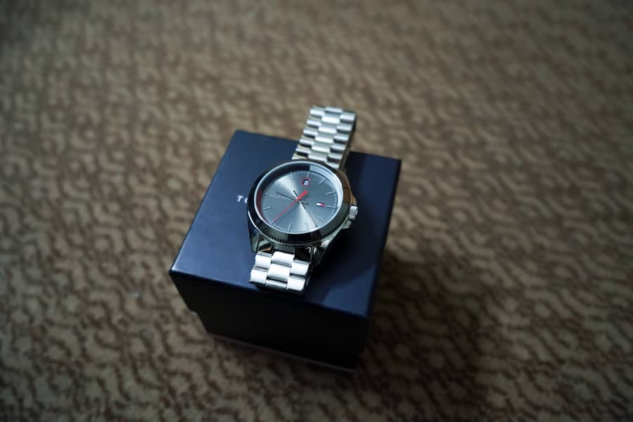 Tommy Hilfiger Riley Mens Watch Grey Brand New 1