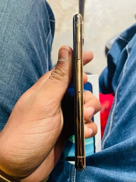 iphone xS 64 gb factory unlock 10/10 mint condition 4