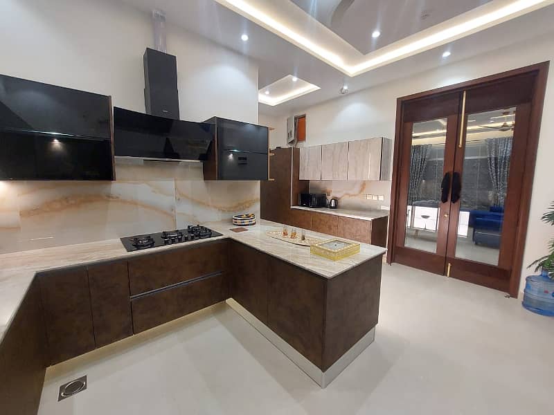1 Kanal Fully Basement Furnished House For Sale In DHA Phase 3 In Very Cheap Price 23