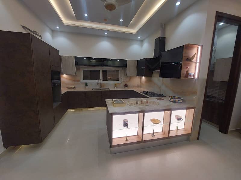 1 Kanal Fully Basement Furnished House For Sale In DHA Phase 3 In Very Cheap Price 40