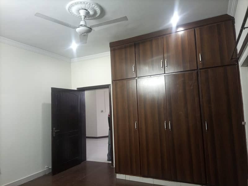 15 Marla Upper Portion, 3 Bed Room With attached Bath, Drawing Dinning, Kitchen, T. V Lounge, Servant Quater 2