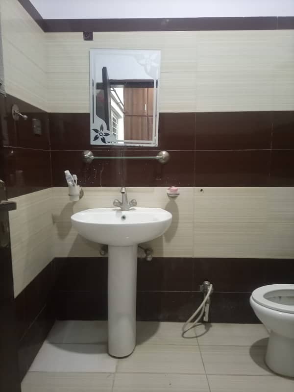 15 Marla Upper Portion, 3 Bed Room With attached Bath, Drawing Dinning, Kitchen, T. V Lounge, Servant Quater 3
