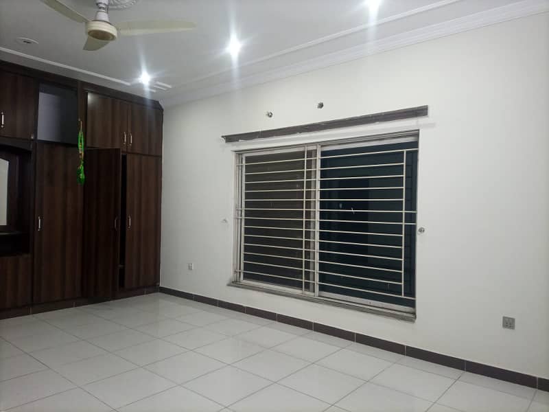 15 Marla Upper Portion, 3 Bed Room With attached Bath, Drawing Dinning, Kitchen, T. V Lounge, Servant Quater 7