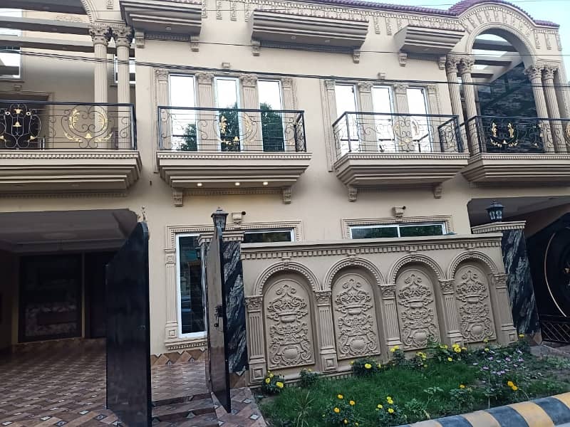 10 Marla House In Johar Town For Sale At Good Location 2