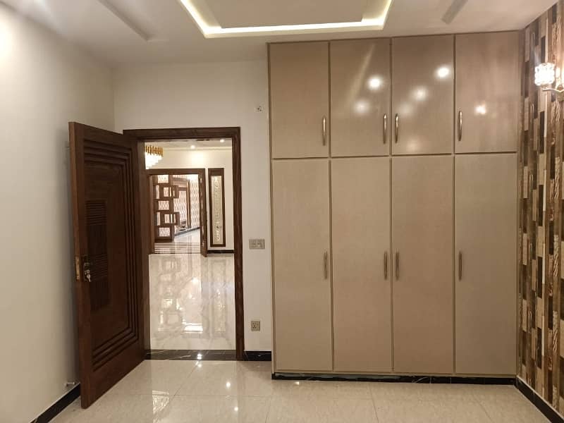 10 Marla House In Johar Town For Sale At Good Location 12