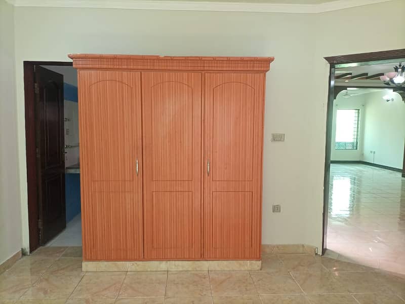 7 Marla Double Unit House, 5 Bed Room With Attached Bath, Drawing Dining, Kitchen, T. V Lounge, Servant Quarter 7