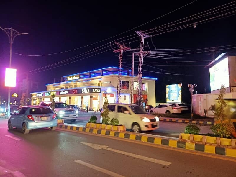 Buying A Prime Location Building In Lahore? 5