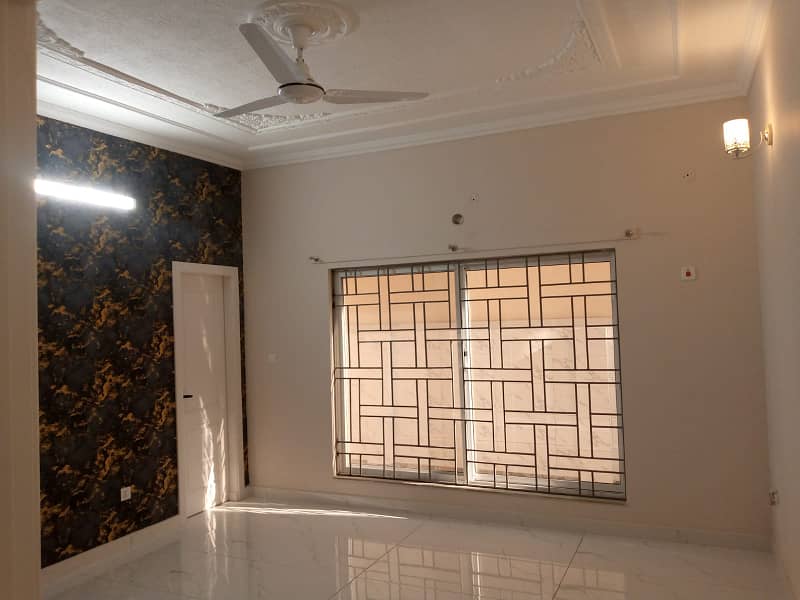 Brand New 10 Marla Double Unit House, 5 Bed Room With attached Bath, Drawing Dinning, Kitchen, T. V Lounge, Servant Quater 12