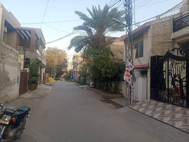 A 9 Marla House In Samanabad Is On The Market For sale 1