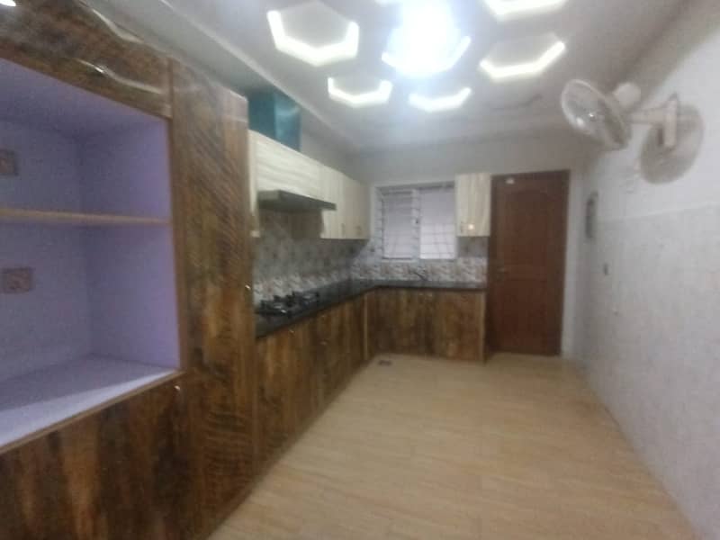 10 Marla Double Unit House, 5 Bed Room With Attached Bath, Drawing Dinning, Kitchen, T. V Lounge, Servant Quarter 9
