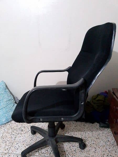 OFFICE CHAIR 3