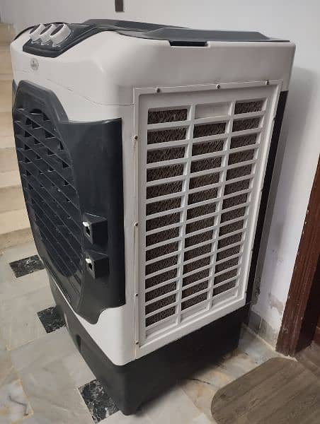 Mzee brand air cooler ice box model just like a new just buy & use 2