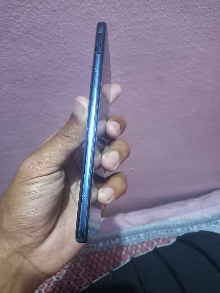 Huawei mate 10 Pro 6/128 no open repair just back par aik break hai 7