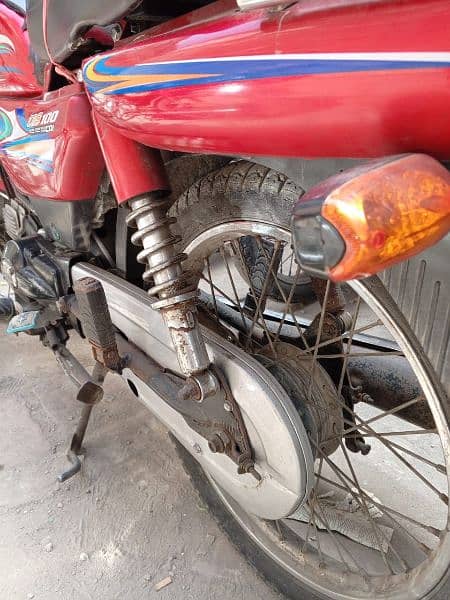 United 100cc bike new condition serious buyers only contact 3