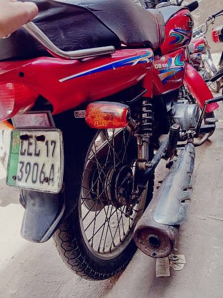 United 100cc bike new condition serious buyers only contact 4