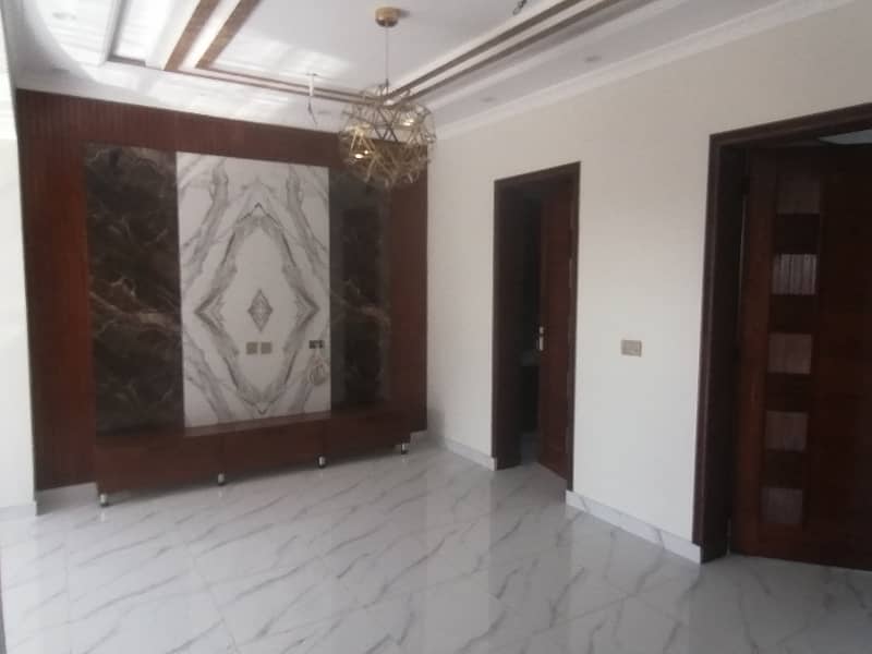 Good Location sale A House In Lahore Prime Location 4