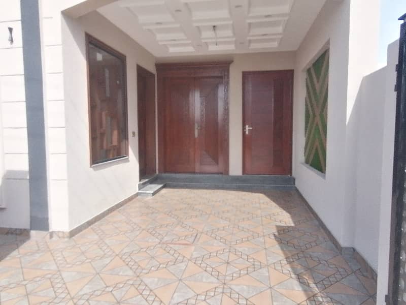Good Location sale A House In Lahore Prime Location 6