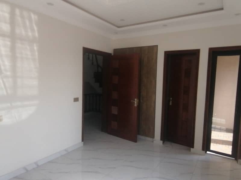 Good Location sale A House In Lahore Prime Location 23