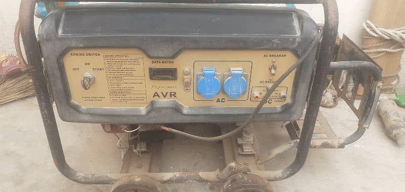 2.5 kva Description
2.5 Kv generator  New condition 3,4 month use only 7