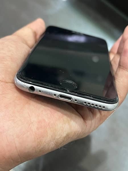 Used iPhone 6 16gb PTA Approved 7/10 condition space gray 2