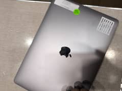 Apple MacBook Pro retina display i7 i9 M1 10by10condition 0