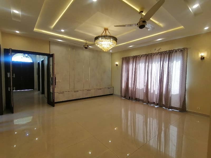 In Lahore You Can Find The Perfect House For sale 8